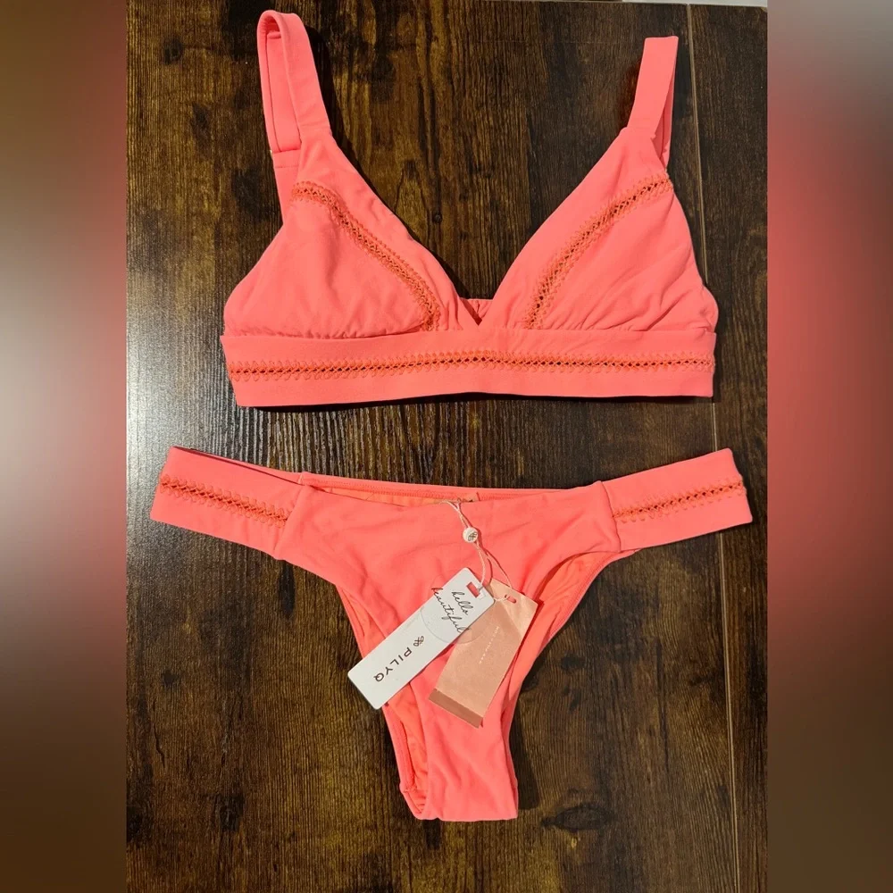 PILYQ Coral Stiched ELLIE BIKINI Two-Piece Set Size Medium New With Tag